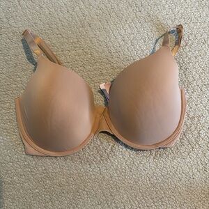 Victoria secret t-shirt bra